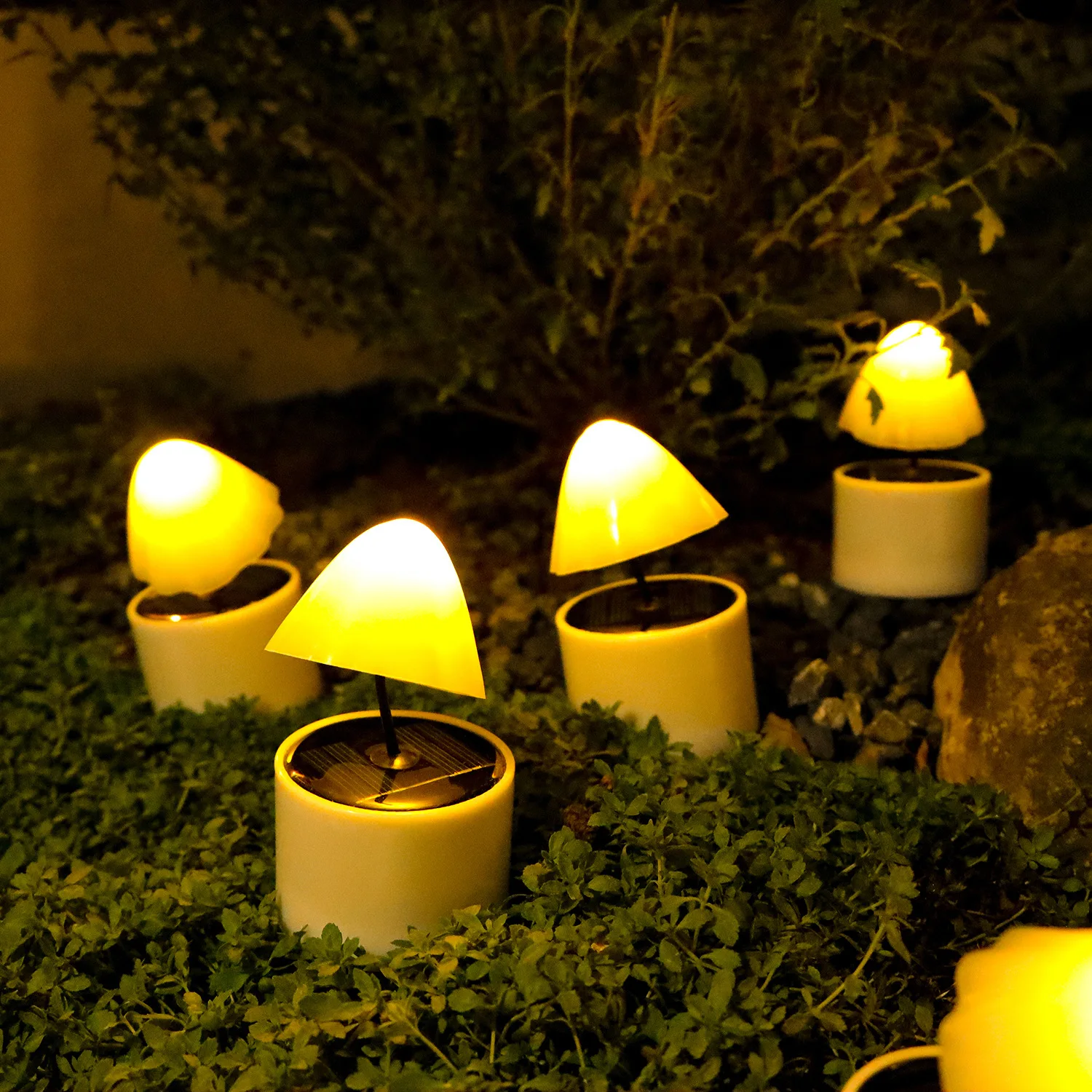 

Six Mushroom Lamps Solar Powered Light Outdoor Waterproof LED Light Garden Courtyard Decoration Light