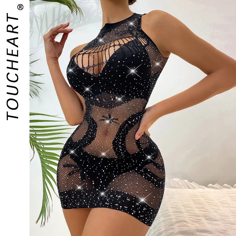 

Toucheart A Tight-fitting Large-sized Open-cut Dress with Rhinestones and Fish Nets and A Solid Color Form-fitting Skirt