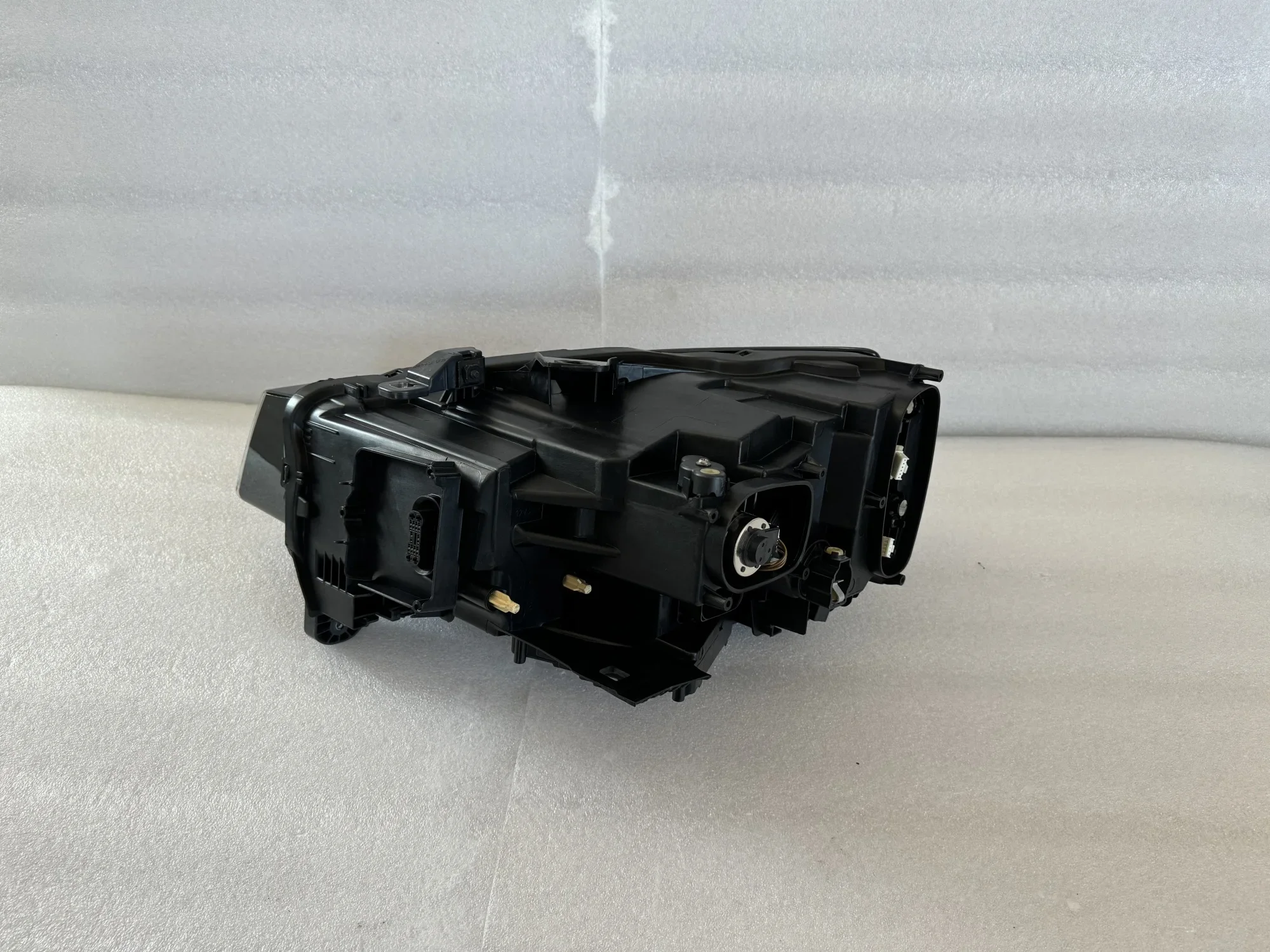 للمصابيح الأمامية Au d i Q2 LED 2019-2023 8 دبوس سيارات عالية الجودة #5