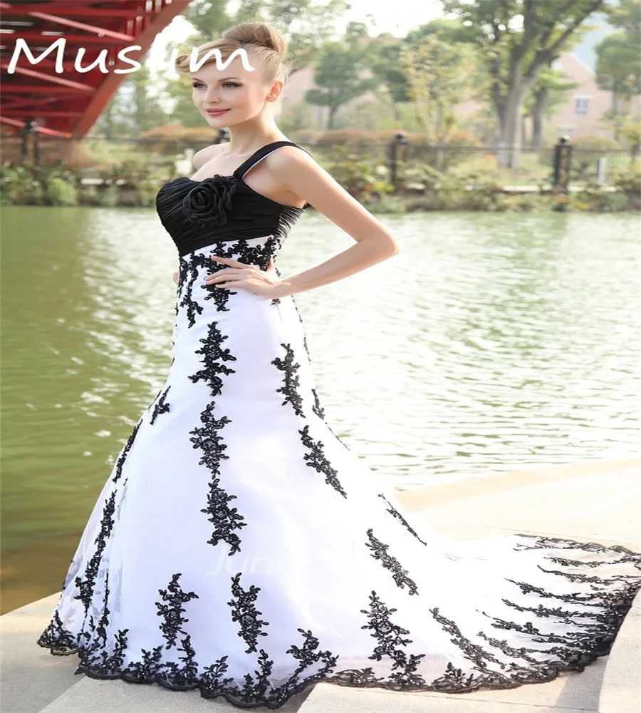 

White With Black Gothic Wedding Dress One Shoulder Mermaid Garden Boho Bridal Dress With Florals Vintage Rock Bride Customized