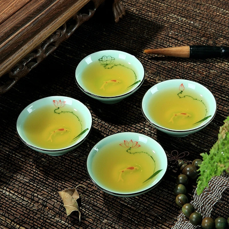 Creative Ceramic Celadon Kung Fu Teacups Embossed Singer Carp Hand Painted Pu\'er Tea Cup Hat Drinking Cups 55ml