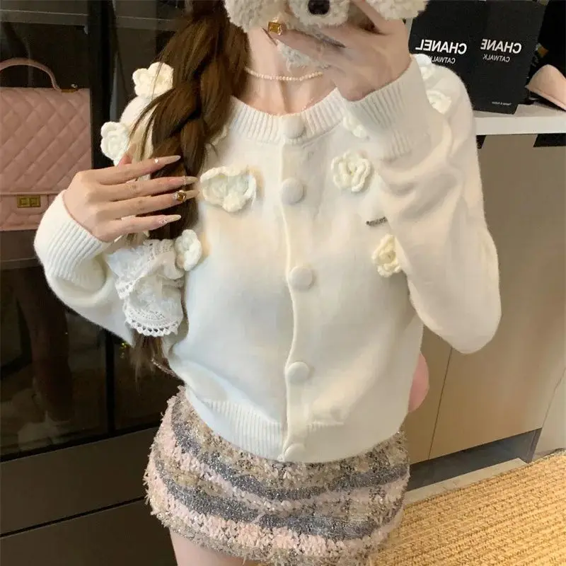 Sweet hot girl flower short cardigan sweater autumn and winter new high-end western style sweater long-sleeved jacket