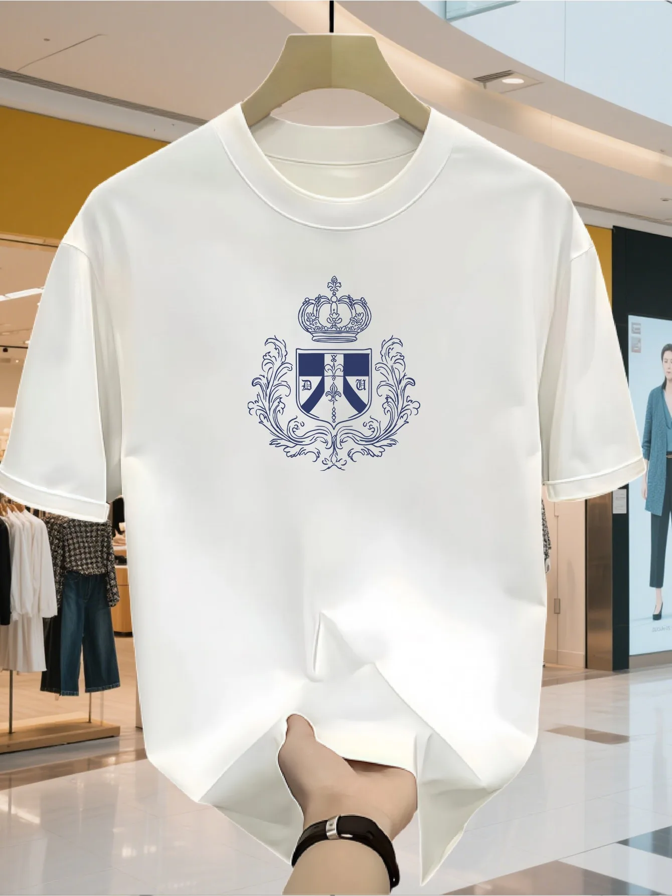 

1 шт. Мужская хлопковая футболка Royal Crest — дизайн с королевской эмблемой, черная с золотыми надписями, круглый вырез, повседневная и спортивная