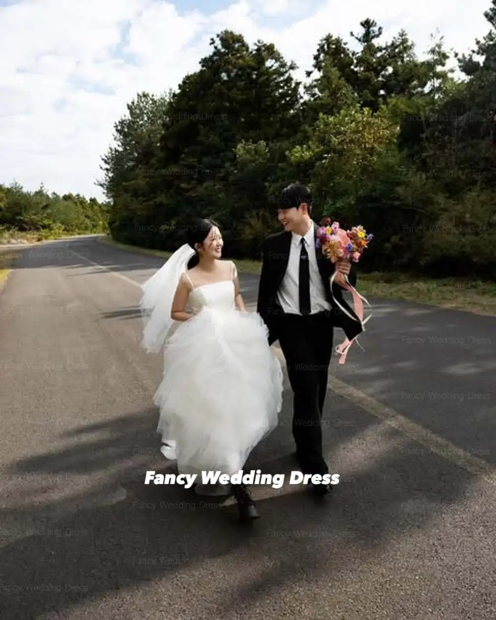 Abito da sposa fantasia principessa senza spalline Servizio fotografico coreano Una linea di abiti da sera in tulle morbido Corsetto posteriore personalizzato