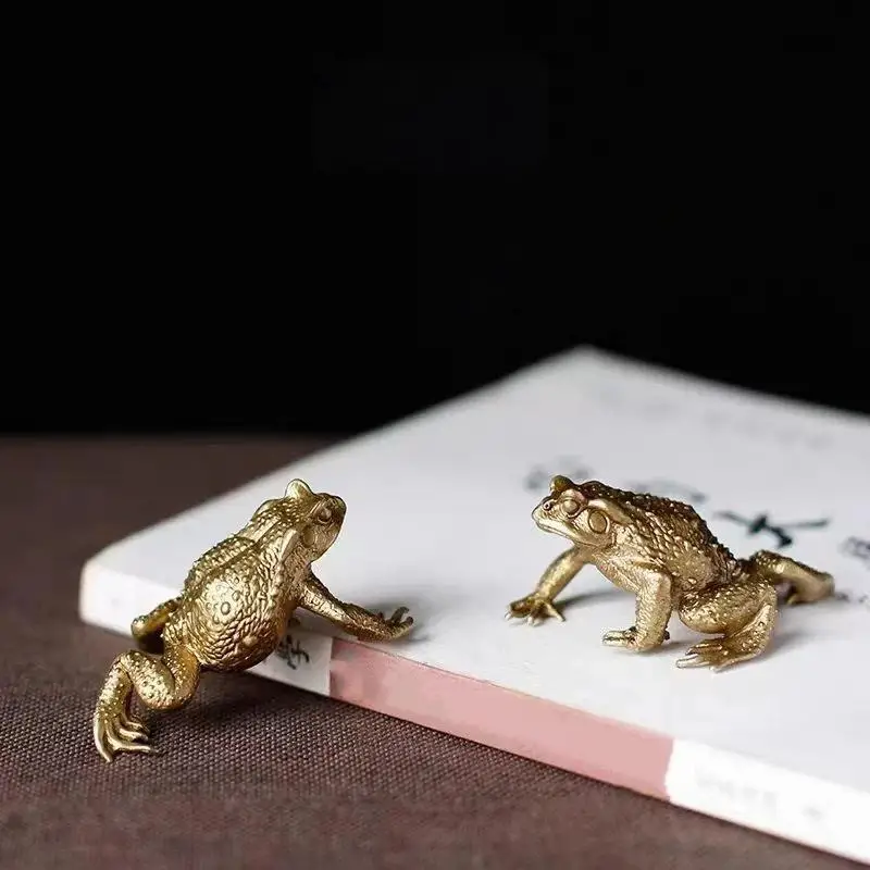 Feng Shui Glücklicher Geldfrosch aus Messing und Kupfer mit chinesischer Münze, Miniatur-Taschenformat für Schreibtischdekoration, Geschäftsgeschenk – Detail 5