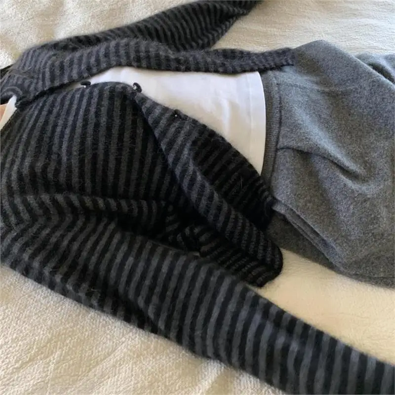 เสื้อสเวตเตอร์ถักไหมพรมสีสันทันสมัย สไตล์เกาหลี สำหรับผู้หญิง ฤดูใบไม้ผลิ ฤดูใบไม้ร่วง รุ่นใหม่ล่าสุด ให้ความอบอุ่น คอวี