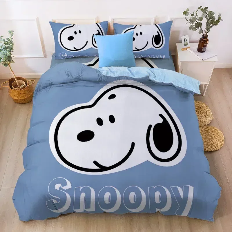 

Cute Snoopy winter new creative cartoon pattern printing thickened warm crystal velvet bed sheet and quilt cover three-piece set