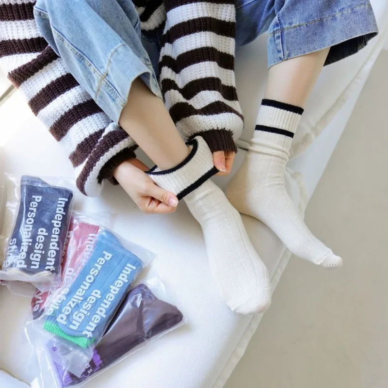 

Women'S Socks Color Block Cotton Socks For Women Flowers Letter Embroidery Stocking Sweet Middle Tube Stocking Sweet Scoks