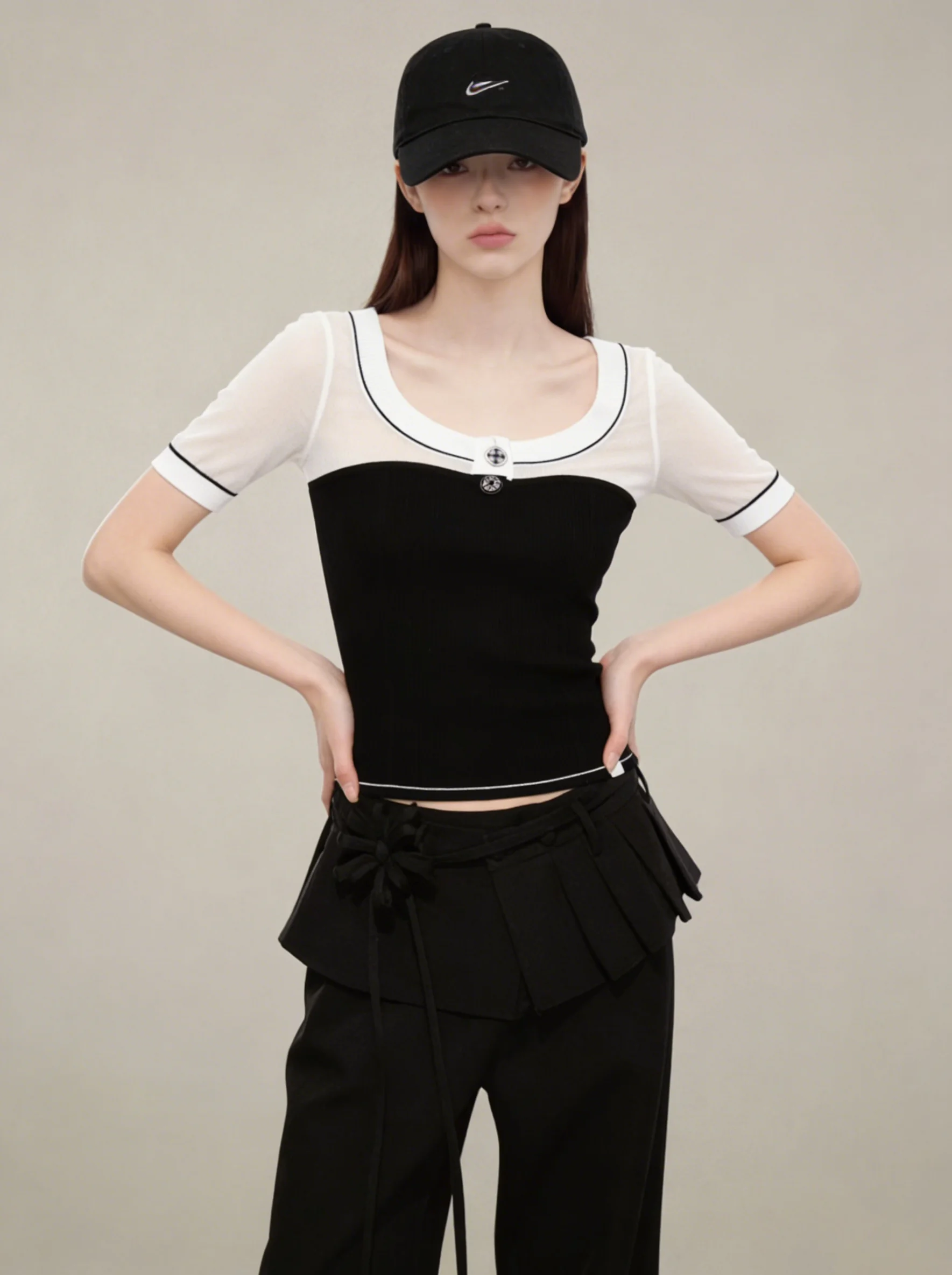 

Unique Beautiful Black Short Sleeve T-Shirt And Pants Set High Waist Casual Style Spring Fashion Women's Premium Feeling Outfit