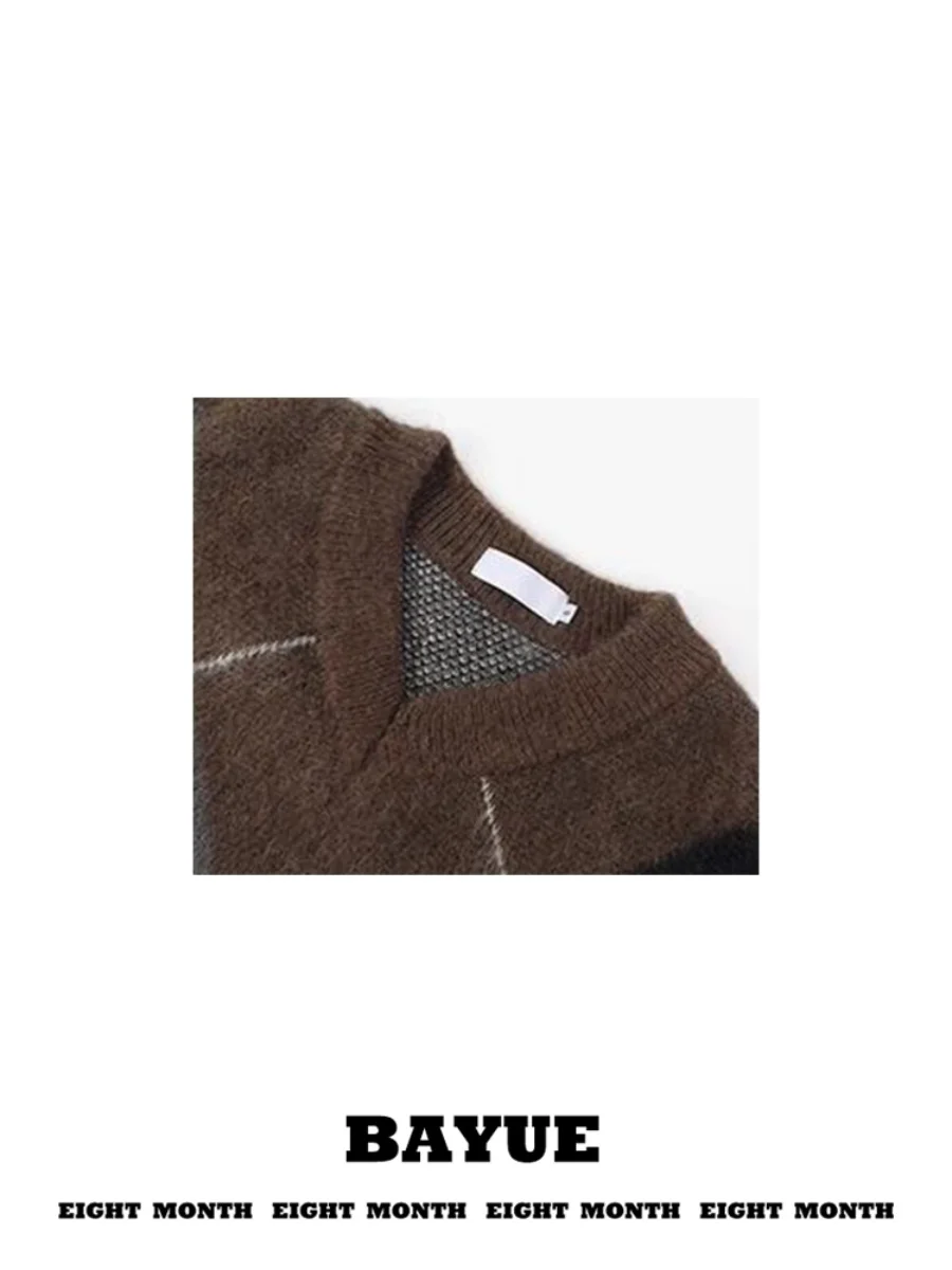 Retro Lazy Loose V-Neck Diamond Grid Knitwear Women's Autumn Winter Thick Soft Cashmere Overhead Color Block Knitted Top