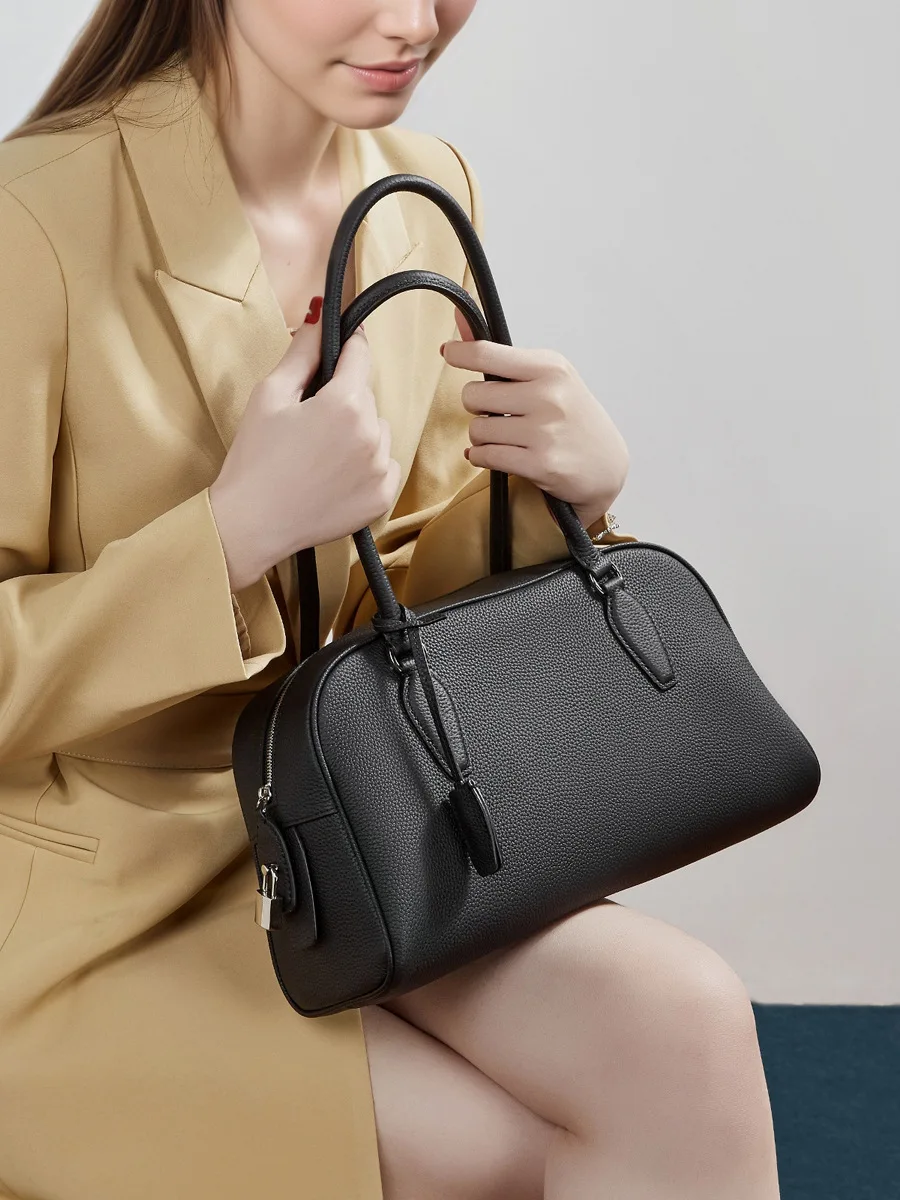 Women's Luxury Designer Handbags Genuine Leather Ladies Underarm Shoulder Bag New Fashion 2026 Cowhide Large Capacity Tote Bag