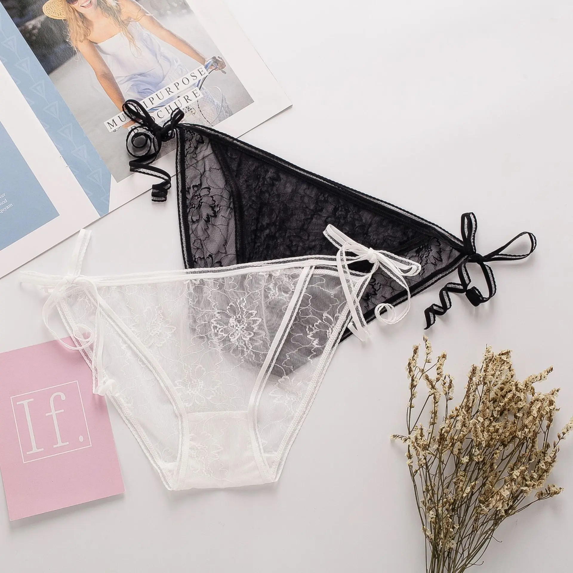 

Transparent lace briefs, Japanese mulberry silk women's panties, sexy lacing, can solve the seamless low-waisted temptation