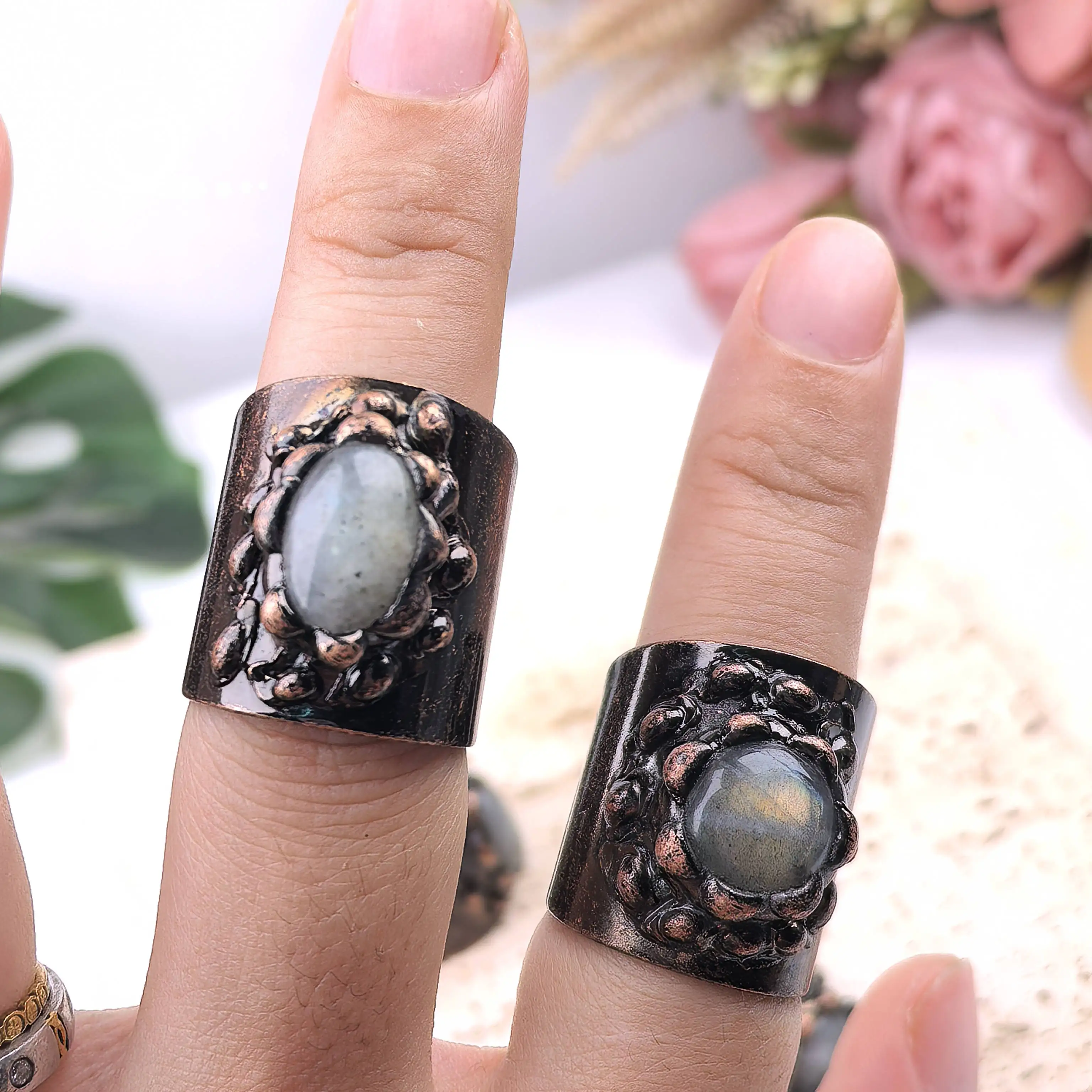 

Soldered Bronze Labradorite Open Ring Antique Copper Round Oval Stone Finger Band Fashion Women Vintage Boho Jewelry Gift,QC4250