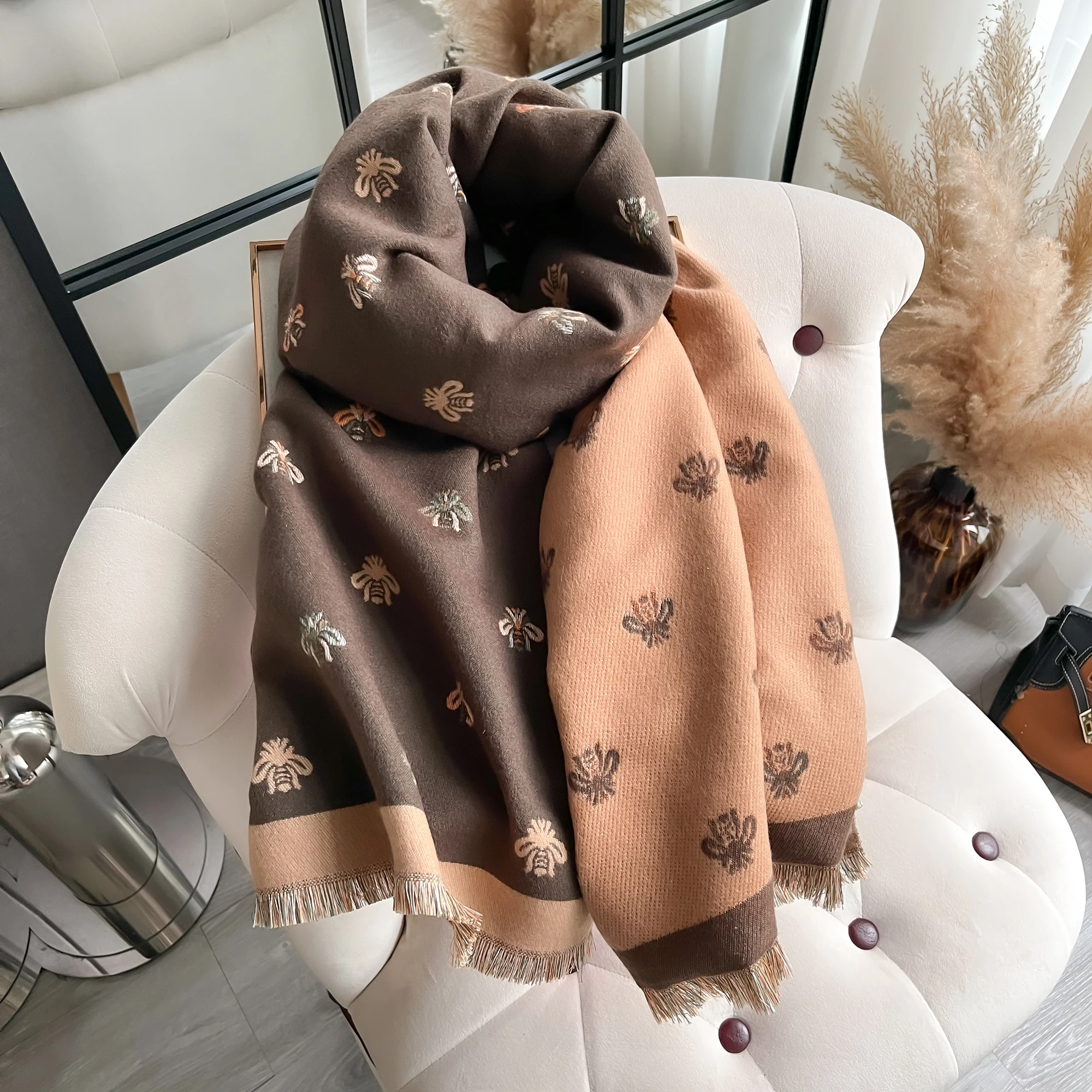 Double Sided Bees Tassel Scarf Mature Imitation Cashmere Warm Shawl Autumn Winter Office Coldproof Windproof Wrapped Scarf