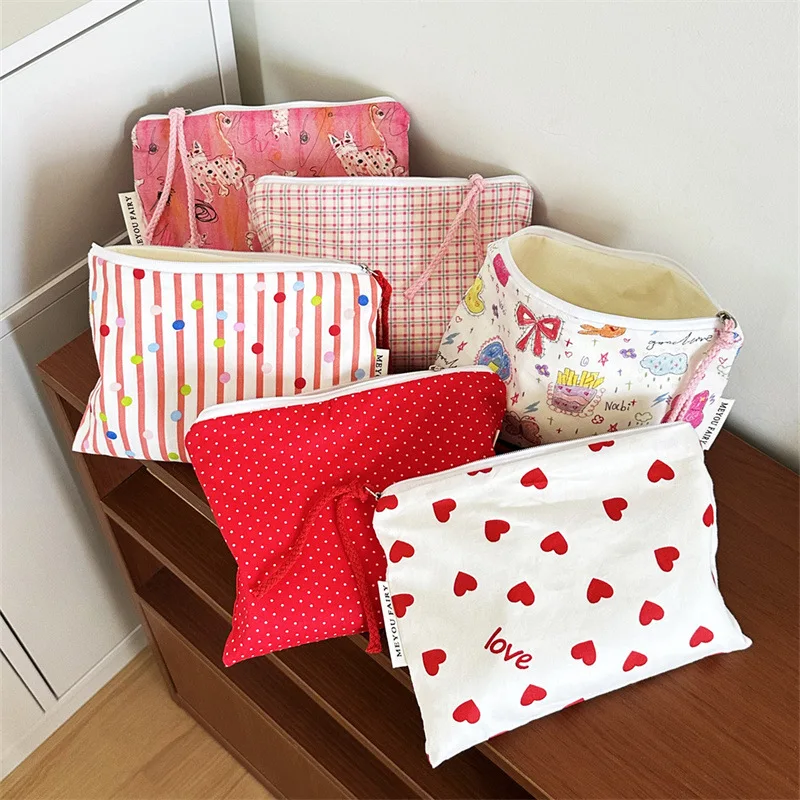 

Women's Makeup Bags Korean Kawaii Pattern Sweet Cute Storage Bags New Portable Large Capacity Travel High Quality Cosmetic Bags