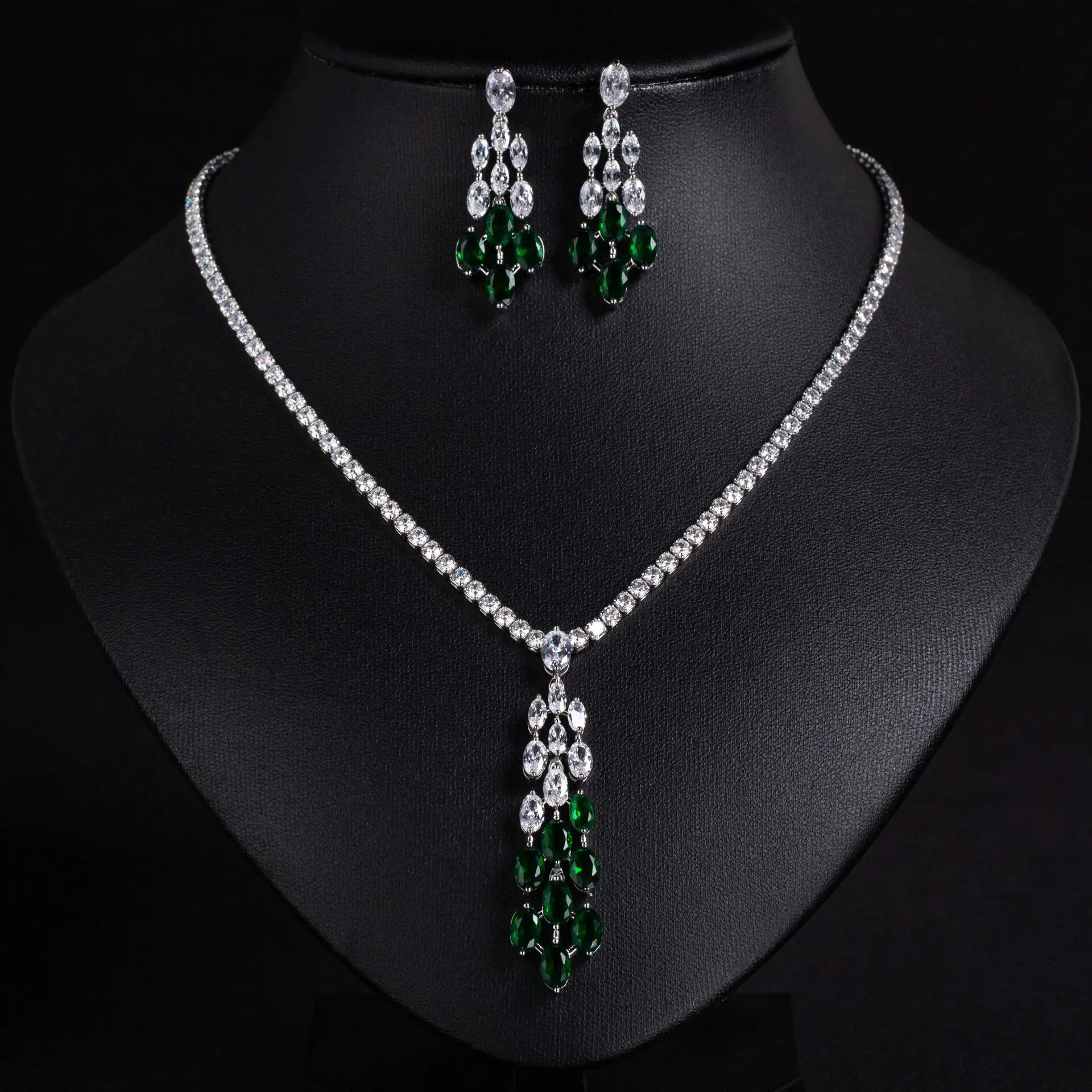 

Sweet and Cool Spice Girl Diamond Egg Surface Zircon Necklace Cold Wind Necklace Pendant Necklace Jewelry Women's Fashion Creati