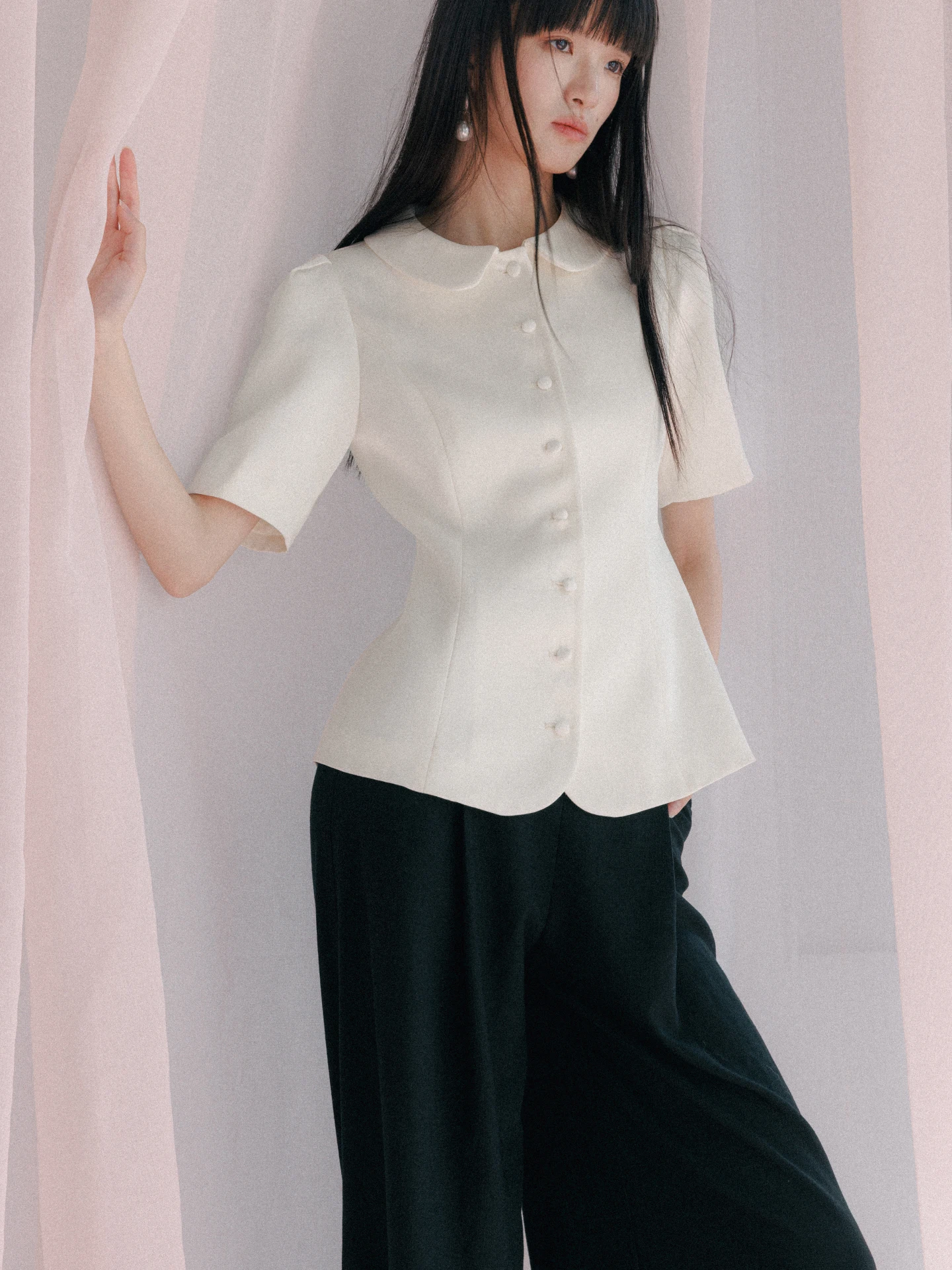 

Элегантная женская рубашка-жакет с коротким рукавом из полиэстера под шелк, приталенного кроя, в стиле парижской моды, премиум-качество