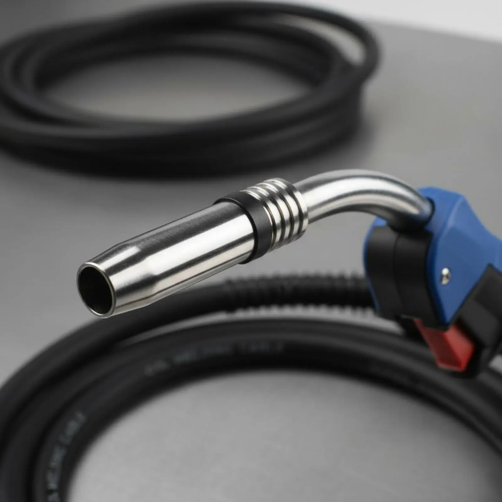 24KD Joining Torch Heavy Duty MIG Joining Torch Flexible Cable Ergonomic Grip for Factory