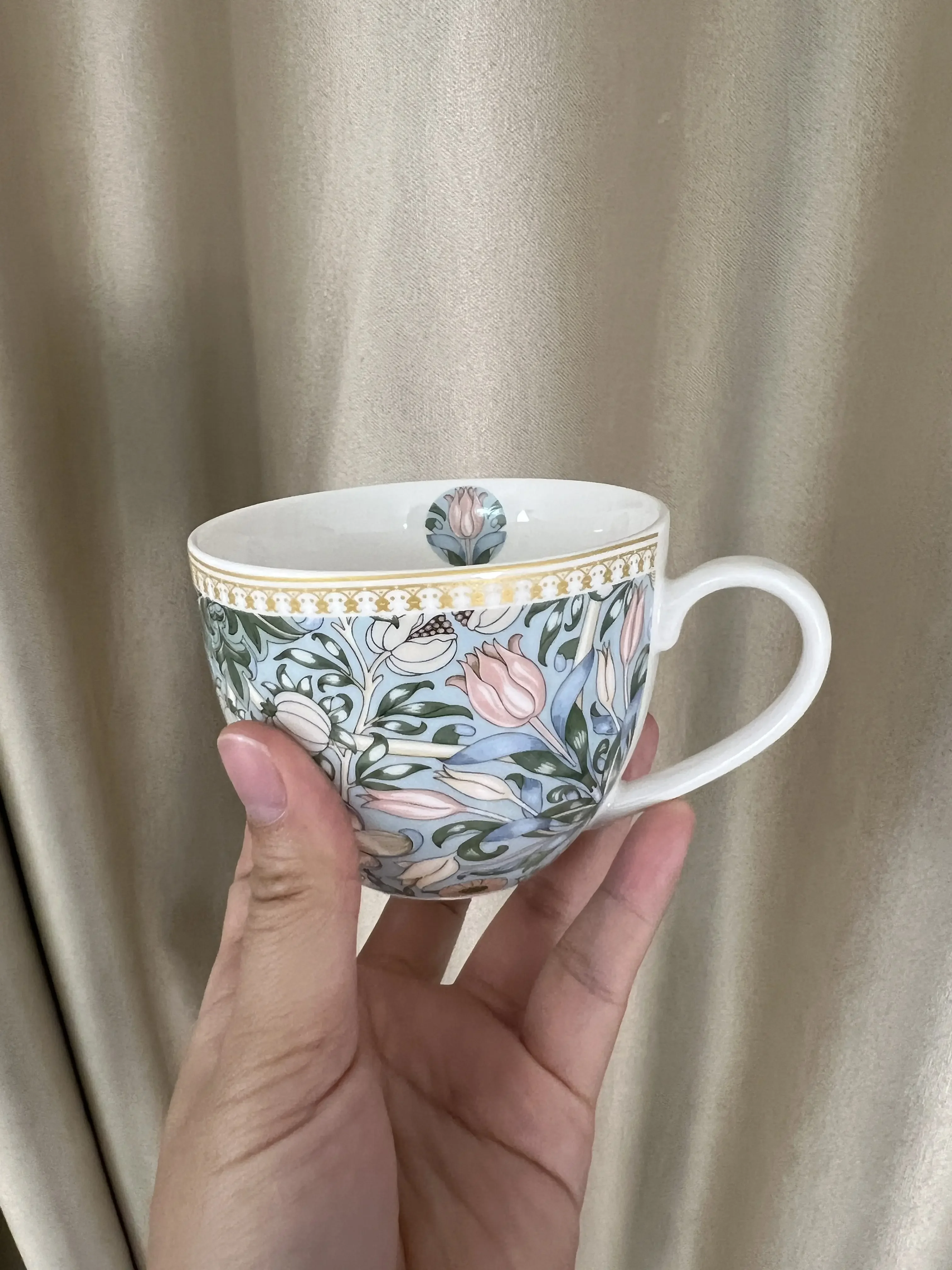 Classic Tulip Set Flat  Straw Hat  Cup Household Vegetable  New Bone China Steak Plate