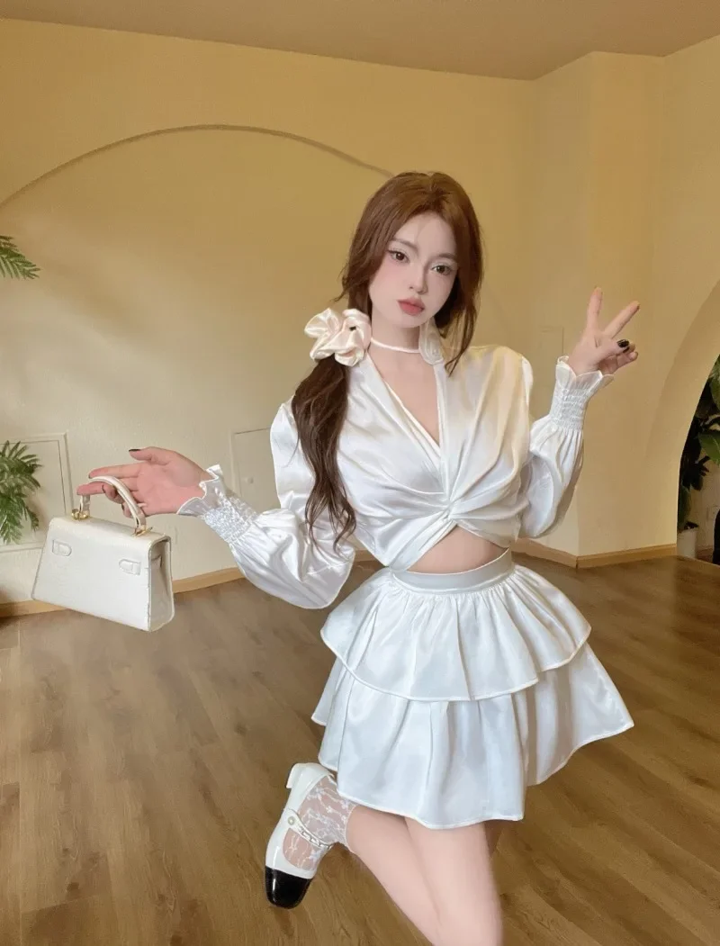 

Sweet Hot Girl Pure Sexy Suit Women's Autumn and Winter Cross V-neck Flower Shirt A-line Mini Skirt Two-piece Set Female Clothes