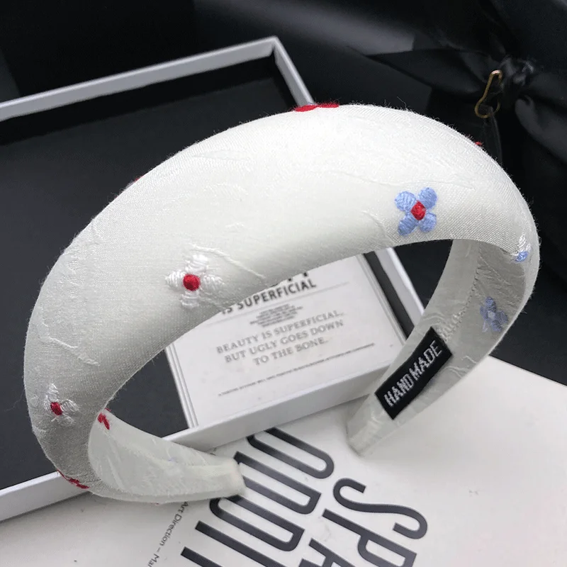 

Hairpin headband women's small fresh Embroidery Flower headdress high skull top sponge headdress compression Headband