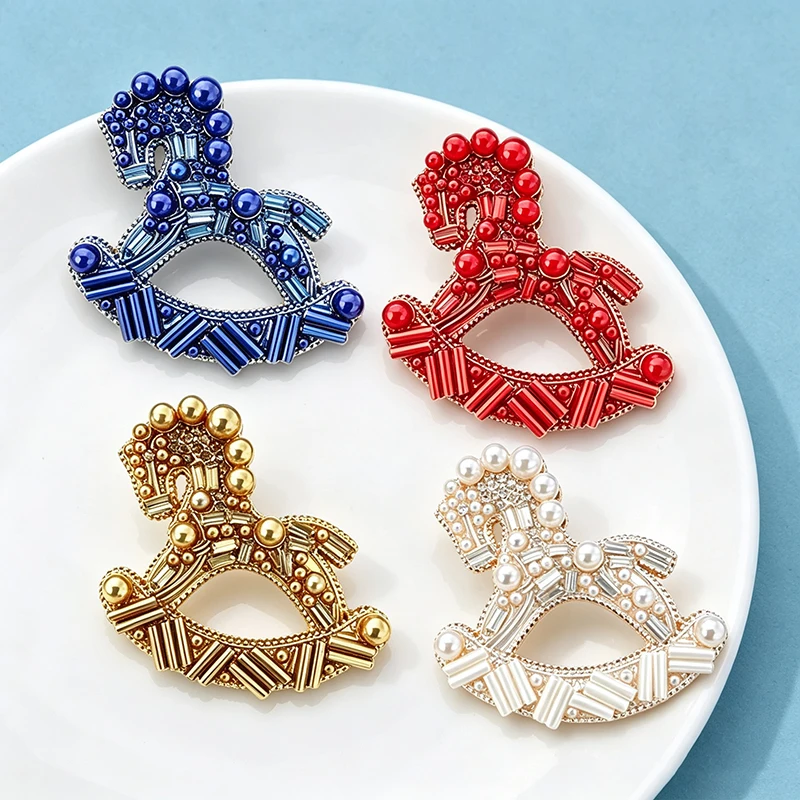 Wuli&baby Lovely Merry-go-round Horse Brooches For Women Unisex 4-color Beads Pearl Horse Animal Party Brooch Pins New Year Gift
