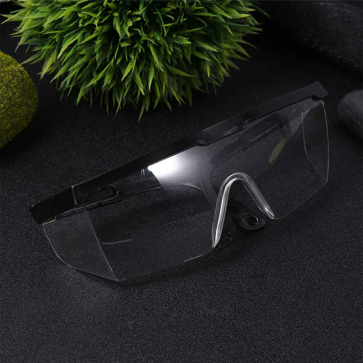

1Pcs Premium Material Eye Goggles Lightweight Protective Glasses Dustproof Windproof Outdoor Blue Outdoor Goggles
