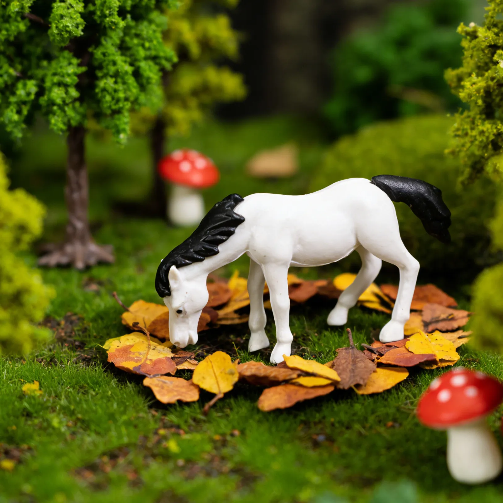 10Pcs Small Horse Statues Premium PVC Tabletop Decor Realistic Design Compact Lightweight for Desk Study Shelf New Year Party