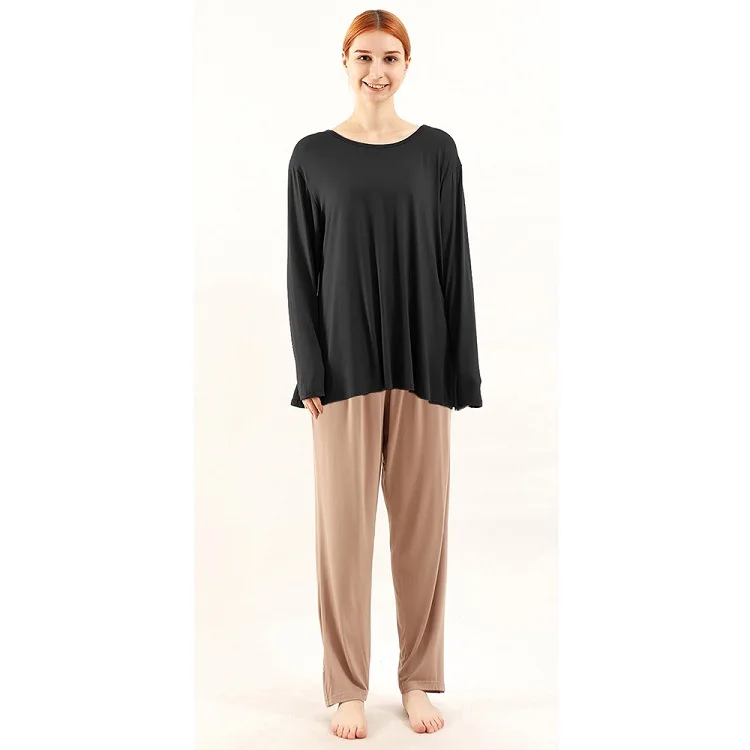 @black top + skin color pants