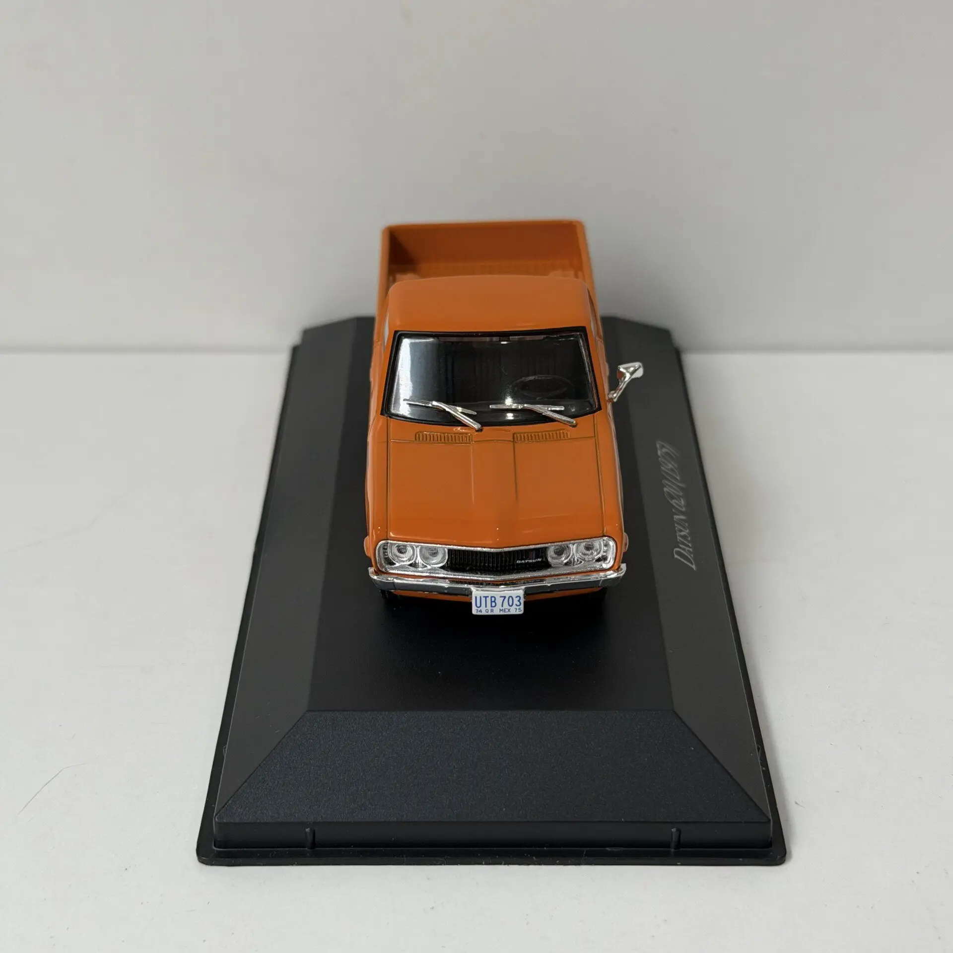 Diecast IXO 1/43 Scale DATSUN 620 1975 6A Alloy Car Model view 5