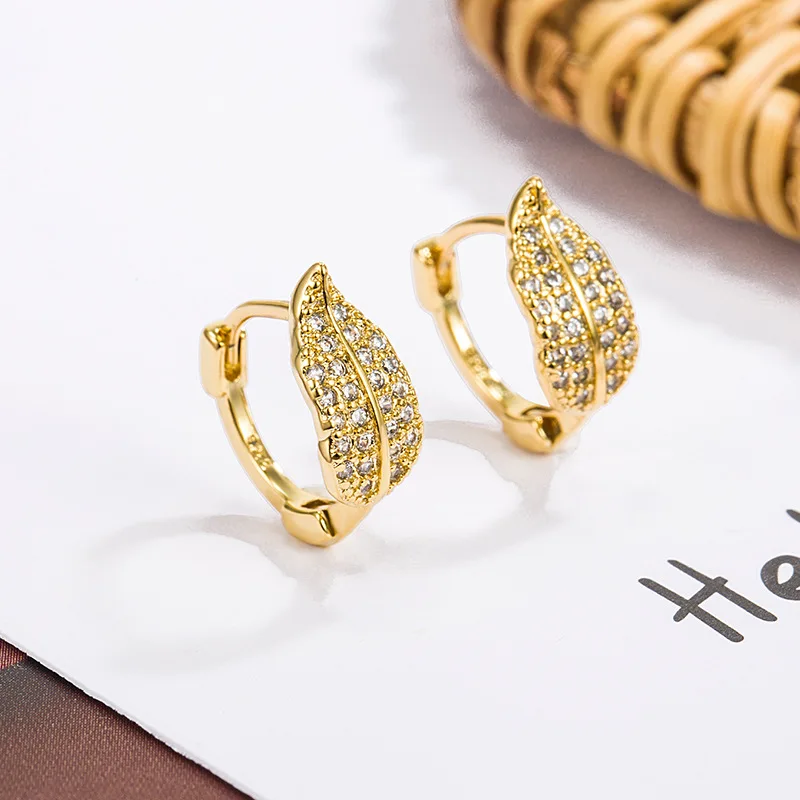 Boucles d'oreilles Huggies chic plaquées or scintillantes en forme de feuille d'olivier, à fermoir à levier, double anneau épais pour femme, cadeau unique pour anniversaire ou anniversaire de mariage pour elle