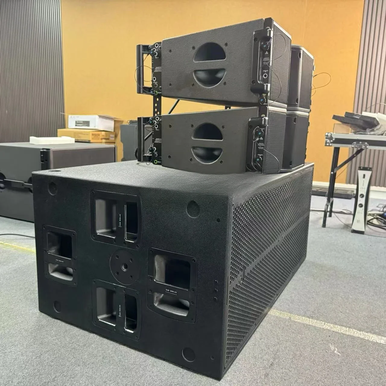 Dual 18 inch high-power active audio system speakers with high power