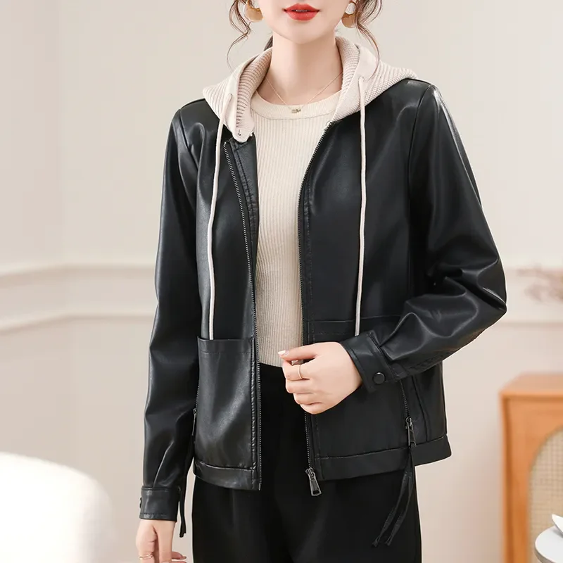 2025 Nuova Primavera Autunno Chic Giacche di pelle Capispalla corto Moda donna Cuciture Giacca di pelle con cappuccio allentata Top