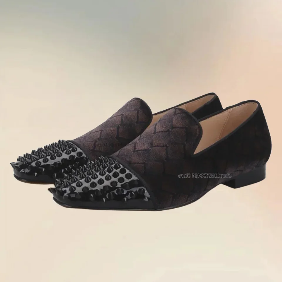 

Rivets Decor Plaid Design Brown Loafers Fashion Comfort Slip On Men Casual Shoes Novel Handcraft Runway Banquet Men Dress Shoes