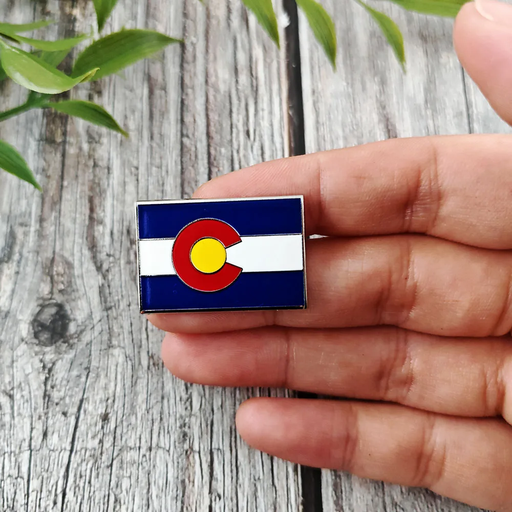 Colorado-Flaggen-Brosche, amerikanische Staats-Emaille-Anstecknadel, Touristen-Gedenksammlung, Metallabzeichen, Rucksack-Dekoration, Accessoires, Geschenk – Detail 6
