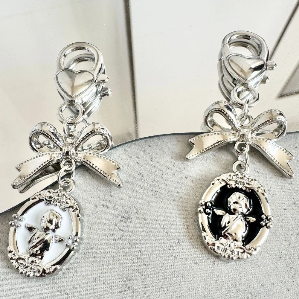 Cartoon Alloy Y2K Punk Key Holder Vintage Rock Oval Bag Pendant Metallic Texture Elegant Goth Accessories Gift