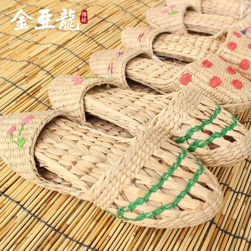 

Rattan Grass Slippers Straw Sandals Rattan Grass Weaving Exquisite Handicrafts Handmade Plant Handicrafts