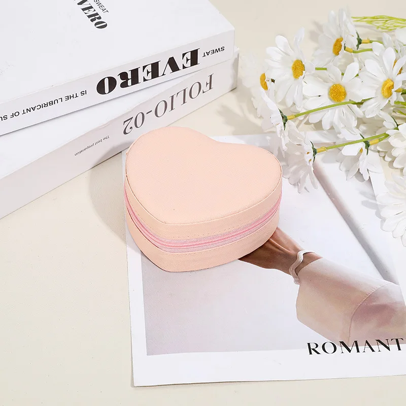 

Travel Jewelry Case Portable Travel Jewelry Organizer Small Heart-shaped Leather Jewelry Box for Women Girls (Pink)