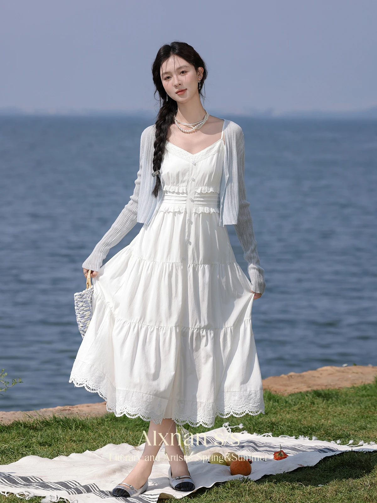 

ALXNAN Summer Camisole Dress for Women 2024 French Style New A-line Off-white Midi Sleeveless Dresses Female Clothing L36905