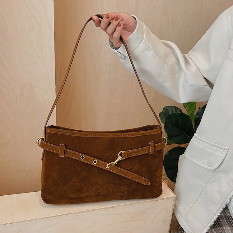 

Women's Handbag Made Of Quality Leather Featuring Popular Classic Elegant And Paris Long-Lasting Commuter Look ​