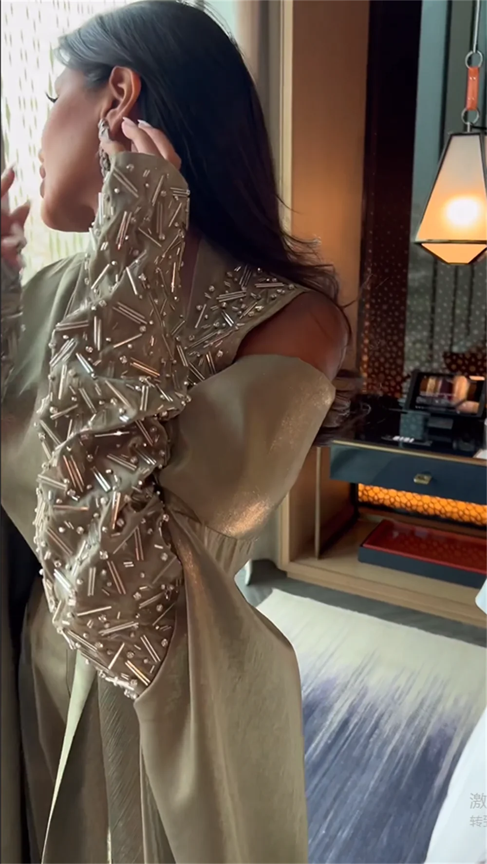 Jiayigong Um Ombro Midi Vestidos com Strass, Bainha Noite, Bespoke Ocasião, Arábia Saudita Bainha, Charmeuse