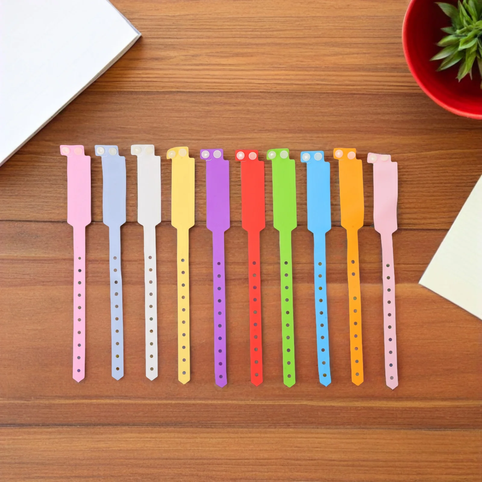 

100pcs Hospital Wristband Adjustable Waterproof Patient Id Bracelet Write-On Snap Closure Plastic Band For Adults Seniors