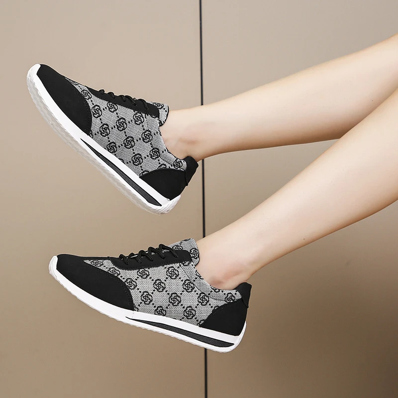 2024 New Luxury Casual Lace Up Sneakers Fashion Brand Casual Shoes for Women Retro Trend Soft Running Sneakers Zapatos De Mujer