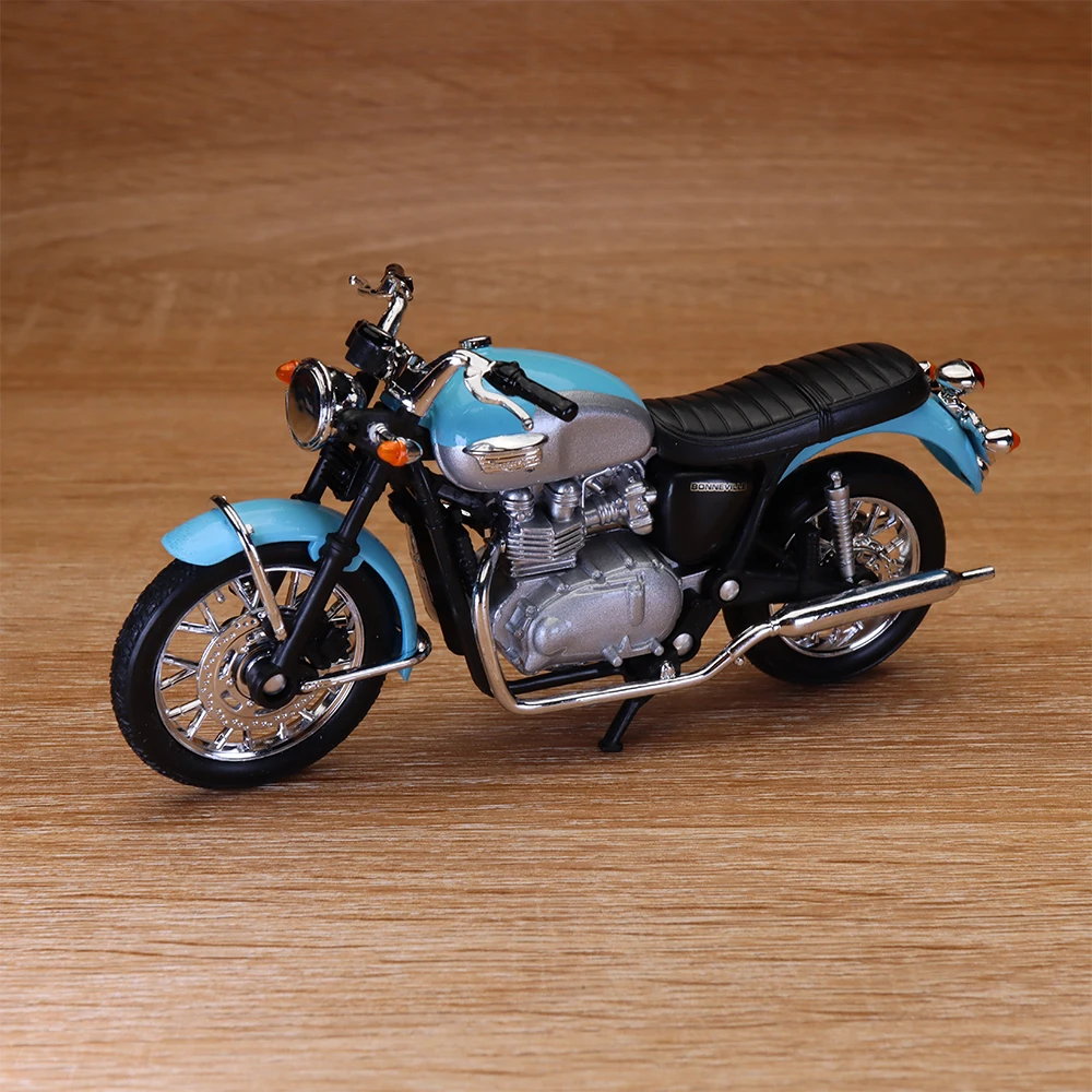 Diecast Alloy Motorcycle Toy 1/18 2002 BONNEVILLE Model