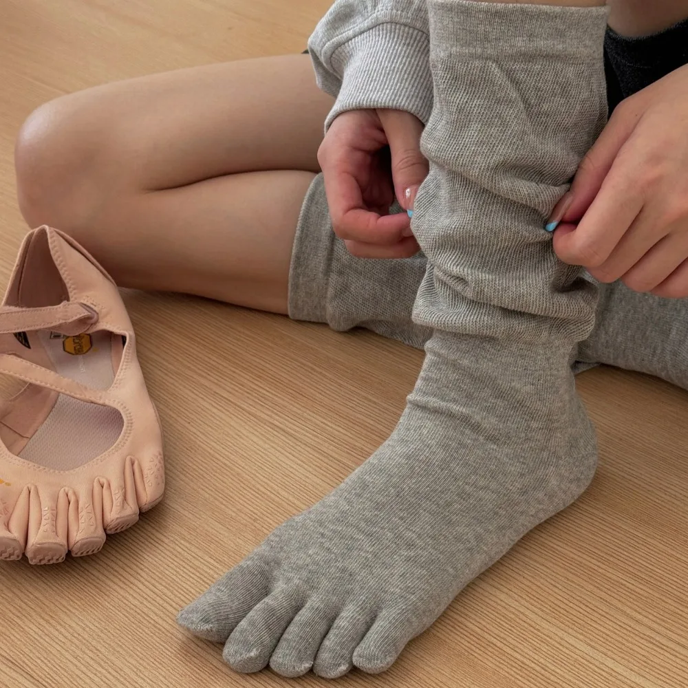 

Милые хлопковые носки с пятью пальцами, дышащие однотонные носки с раздельным носком, шерстяные теплые носки средней длины с пятью пальцами для девочек