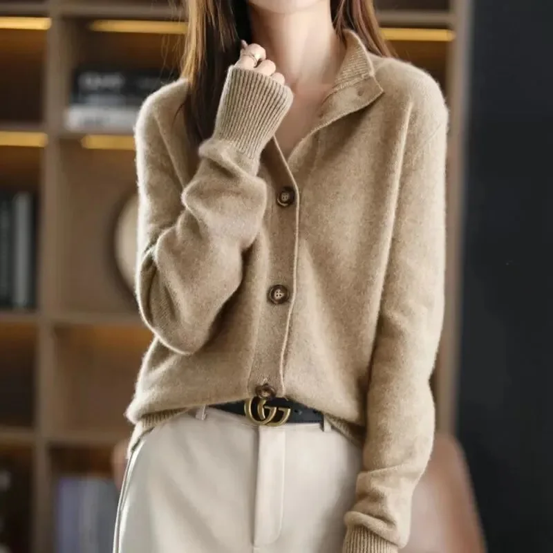 Otoño Invierno nuevo cuello alto cárdigan de punto sólido Chaqueta corta suelta versión coreana de las mujeres suéter de manga larga top Casual