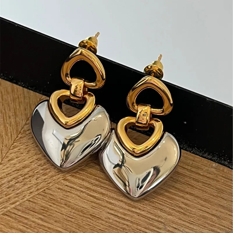 Europe And The United States Love Minority Light Luxury Fashion Earrings Suitable For Women Commute With Accessories