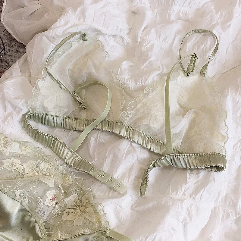 Conjuntos de ropa interior Sexy con bordado Floral ultrafino para mujer, vestido transparente fresco para niñas, conjuntos de sujetador y bragas verdes sin aros, novedad de 2020