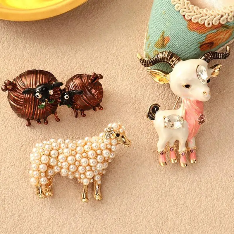 Shiny Pearl Crystal Lamb Brooch Y2K Cute Sheep Lapel Pin for Women Fashion Accessory for Jacket Dress Outfit Decor
