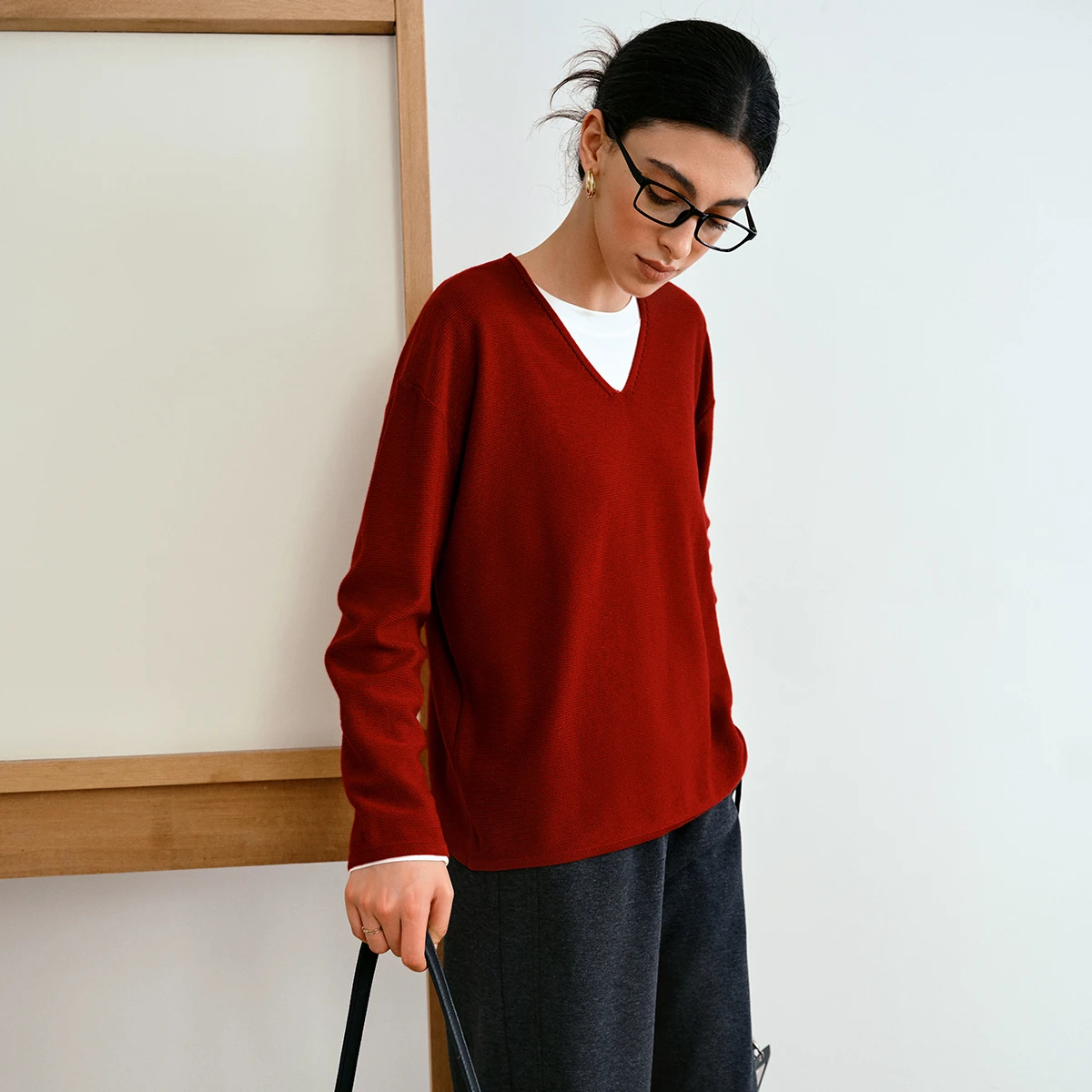 OLrain الفرنسية سترة برقبة على شكل v 2025 الخريف عادية الصلبة بلوفر مغزول تخفيف كم طويل فضفاض صالح الملابس النسائية O57QZ000235